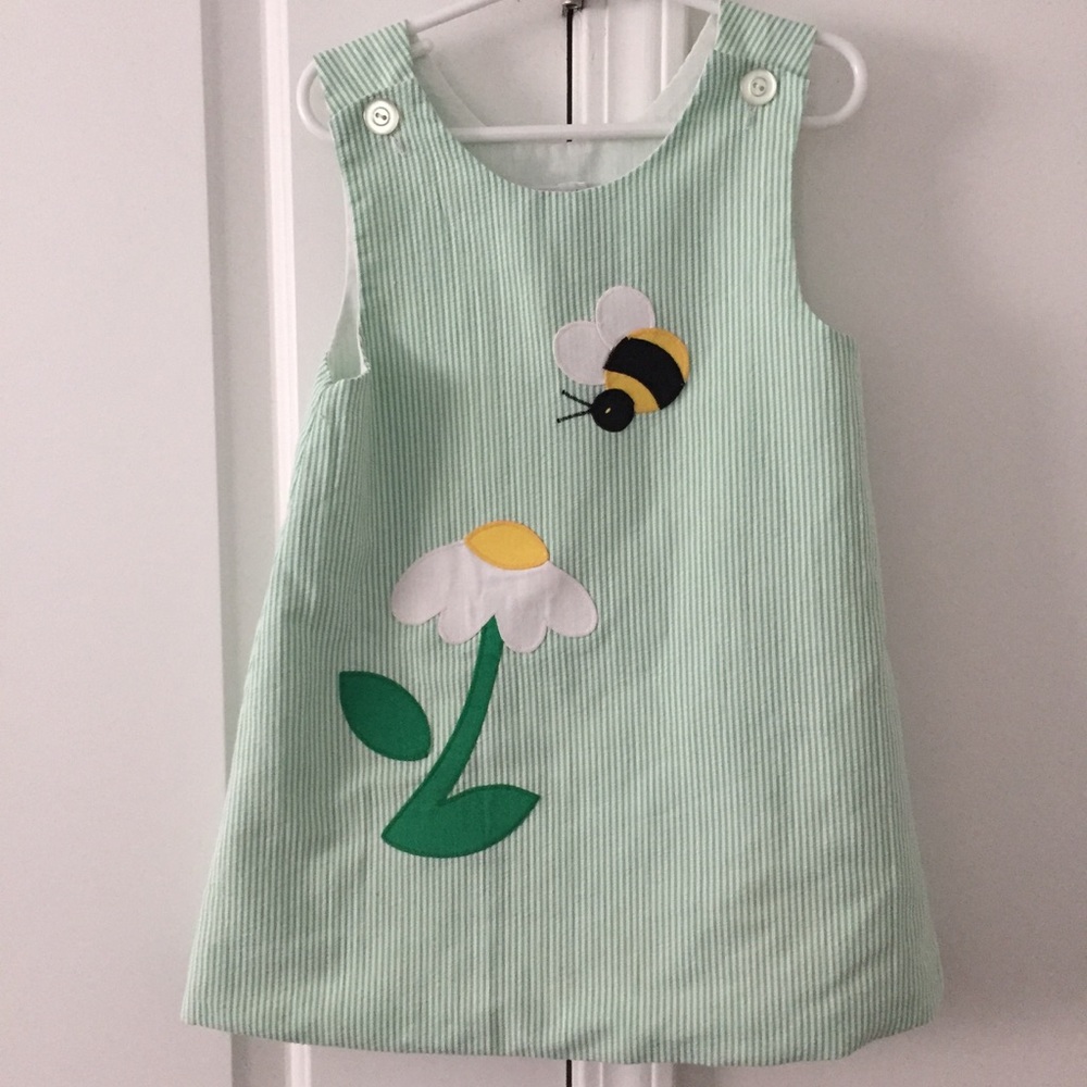 Vintage. Girl dress. Bumblebee.